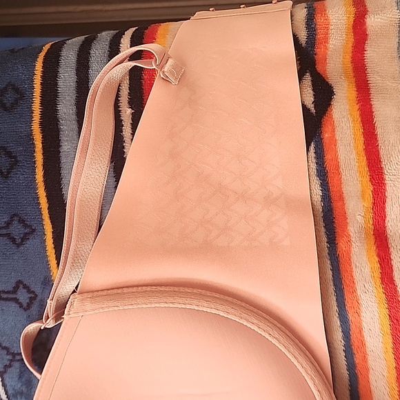 NWT Victoria's Secret Multiway Bra 38D Strapless One Strap, Crossback Gripper - Picture 7 of 7